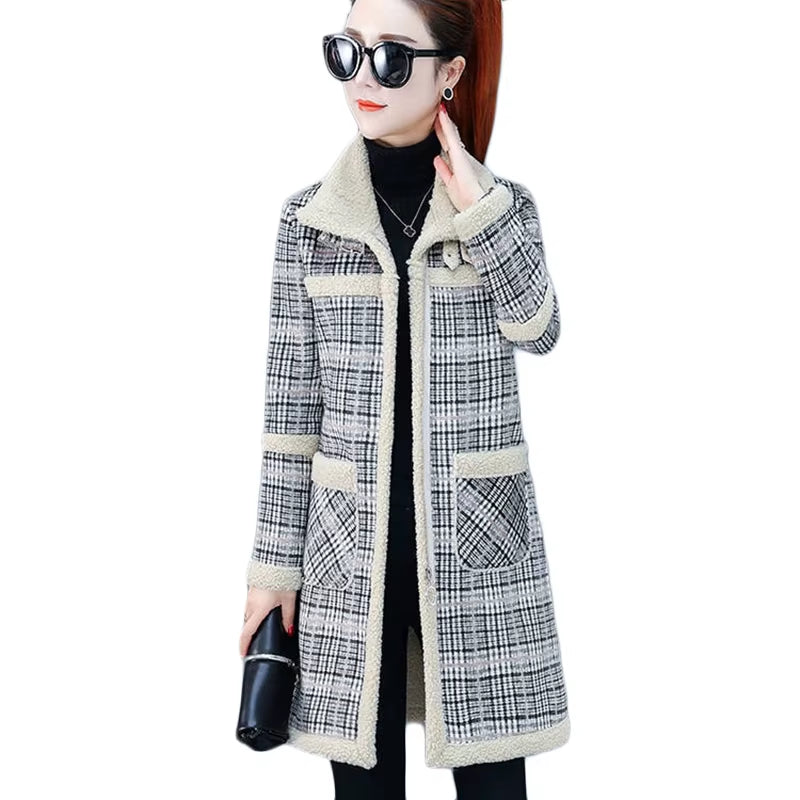 New Winter Lamb Wool Woolen Coat Thick plus Velvet Warm Cotton Coat Women Long Grid Parker Overcoat Quilted Jacket Trench Coats